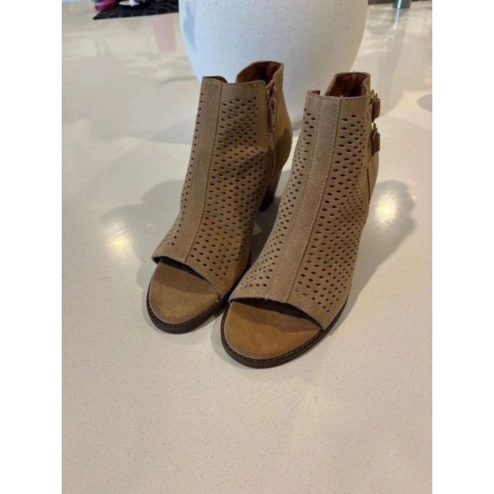 Vionic Open Toed Booties 7.5 - Picture 5 of 8